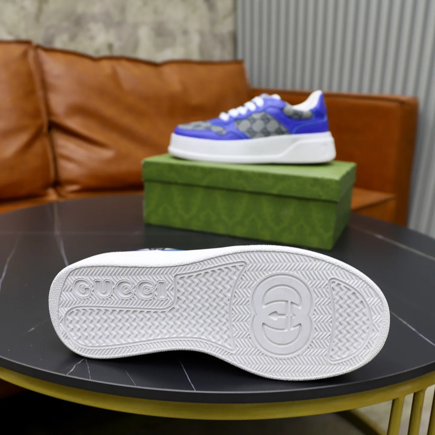 Men's shoes: 400💰🙅‍♂️🙅‍♂️🙅‍♂️ Brand: GUCCI Standard code: 38-44 (45 customized) Grade: Same as the official website Material: Original leather splicing brand cloth Comfortable and breathable sheepskin lining Lightweight wear-resistant outsole Style category: Men's fashion casual shoes Sports shoes Distinguished luxury brand elements Top luxury Color: actual picture color